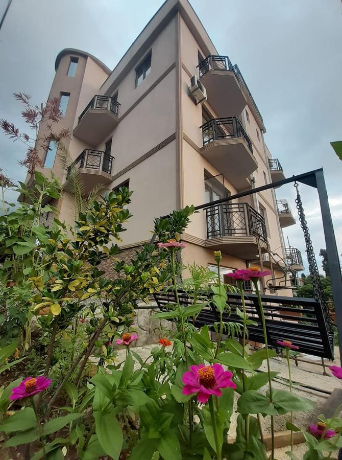 Green Yard Hotel باتومي المظهر الخارجي الصورة