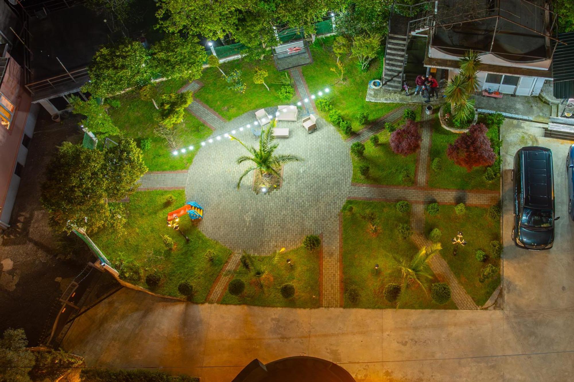 Green Yard Hotel باتومي المظهر الخارجي الصورة